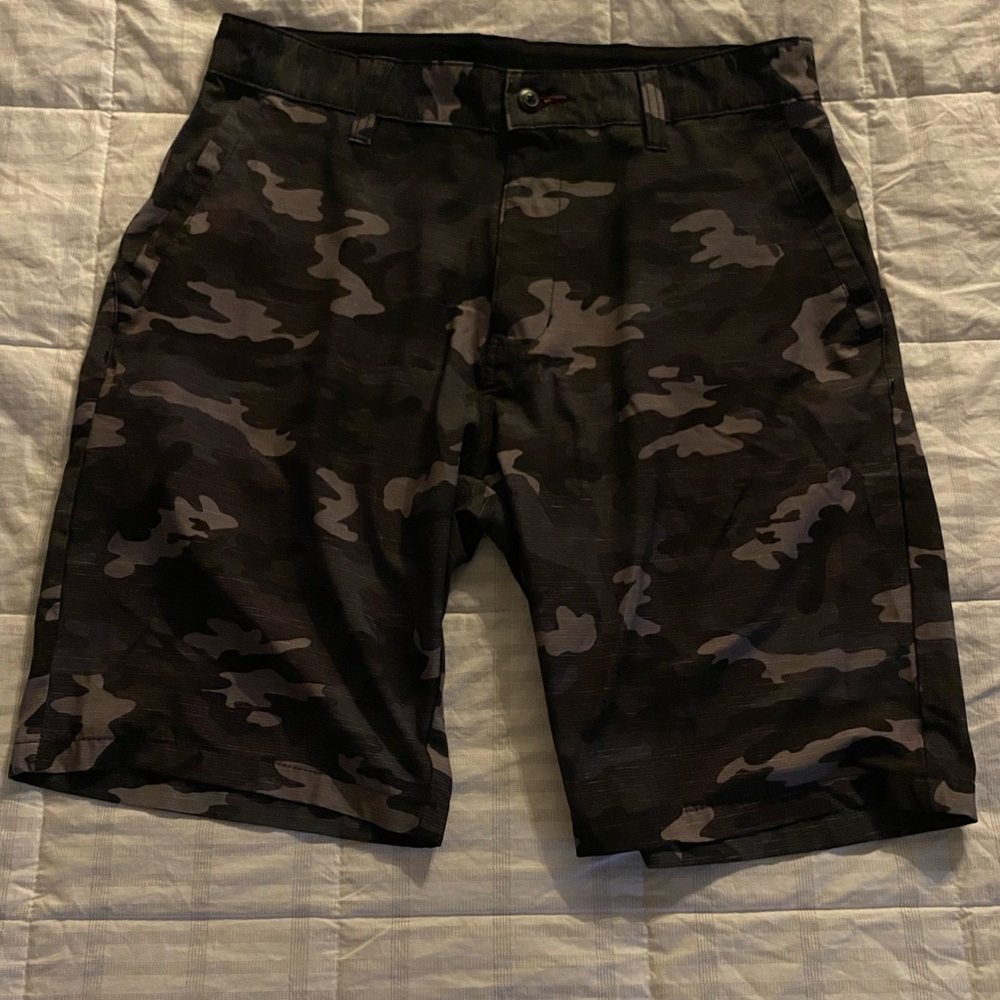 Men’s burnside cargo style hybrid light short